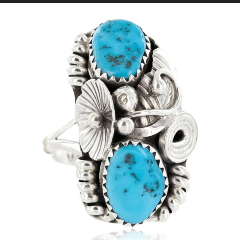 Beautiful Hand Made Indian ring Size: 8